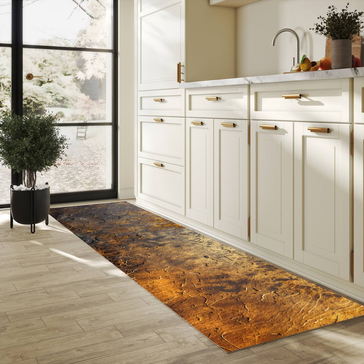 Langlebiger Küchenläufer mit Motiv Golden Texture in heller Küche