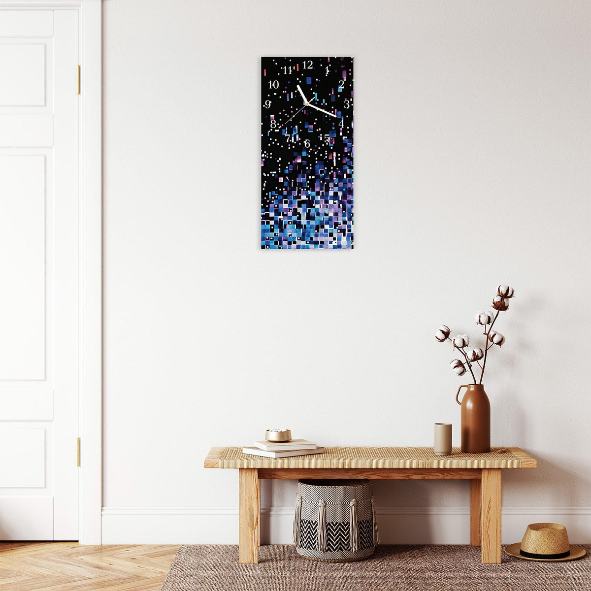 Moderne Wanduhr aus Glas mit Farbtiefe – Wanduhr Pixelmuster aus Glas – Hochformat 30 × 60 cm