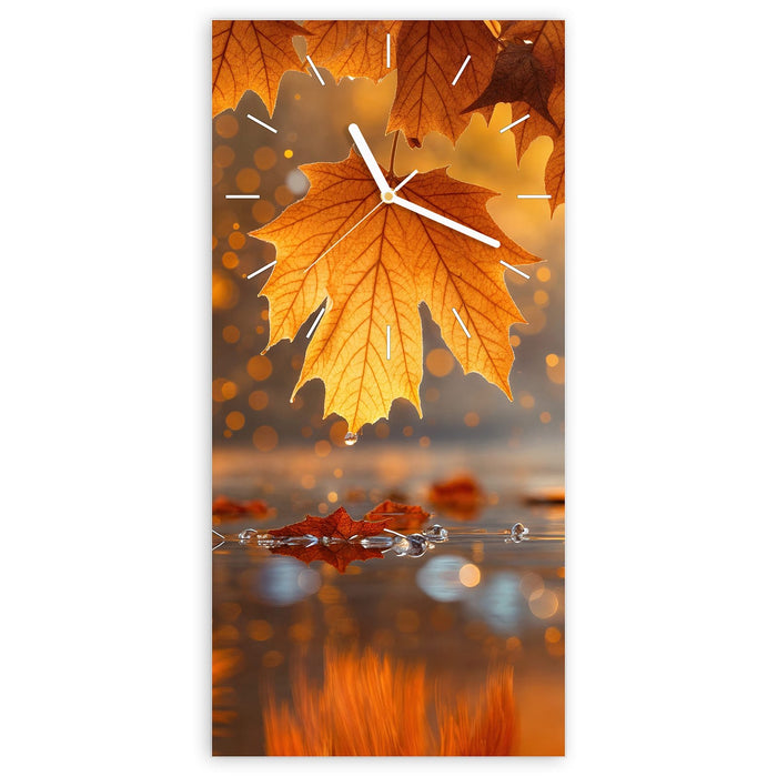 Wanduhr Goldene Herbstblätter aus Glas – Hochformat 30 × 60 cm mit Ziffernblatt Linie
