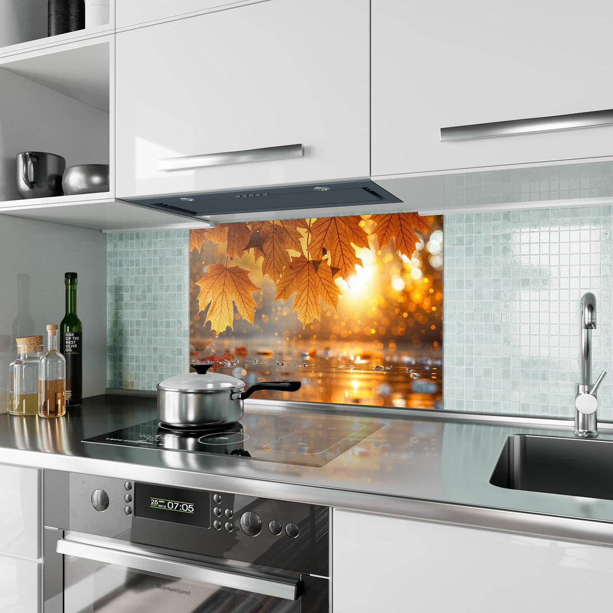 Küchenrückwand aus Glas Ahornlaub über Wasser im Hochformat als Spritzschutz hinter dem Kochfeld, über dem Fliesenspiegel montiert