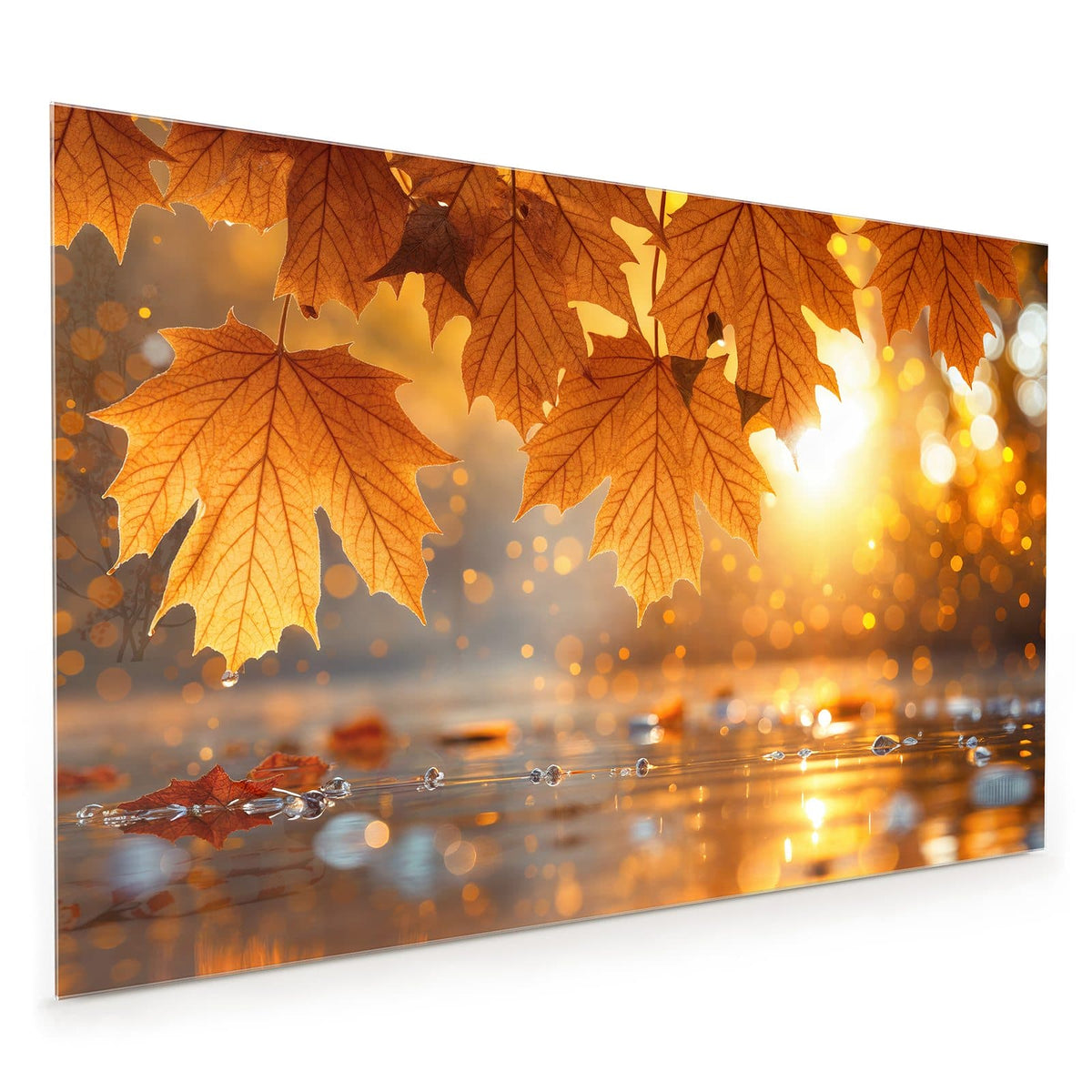 Küchenrückwand aus Glas im Hochformat: Große orangegoldene Ahornblätter hängen über einer spiegelnden Wasserfläche mit Lichtbokeh