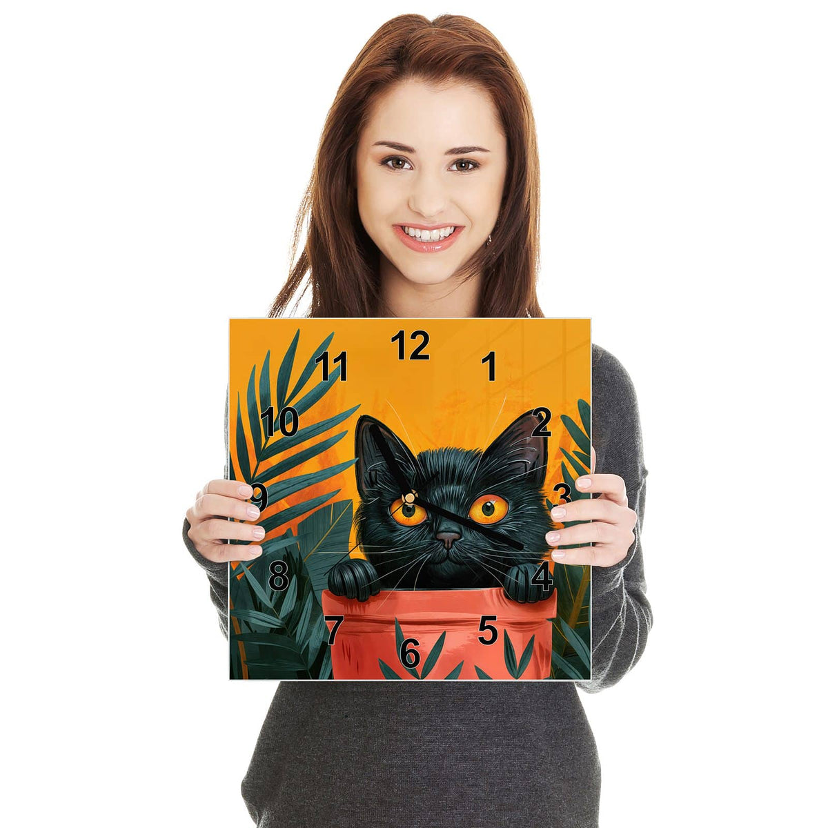 Quadratische Wanduhr aus Glas Katze im Blumentopf in zwei Händen gehalten – Größenvergleich, 30 × 30 cm