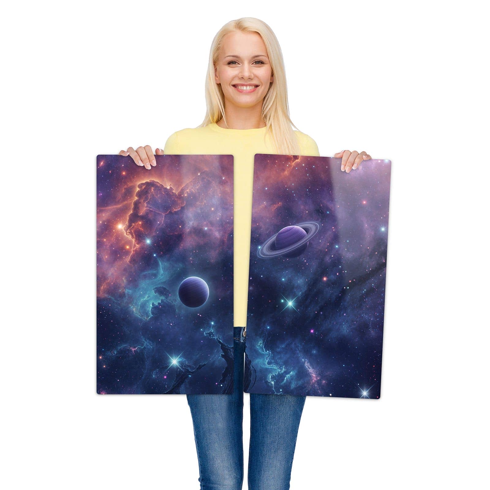 2-teilige Herdabdeckplatte mit Kosmisches Universum-Motiv wird zur Größendarstellung gehalten
