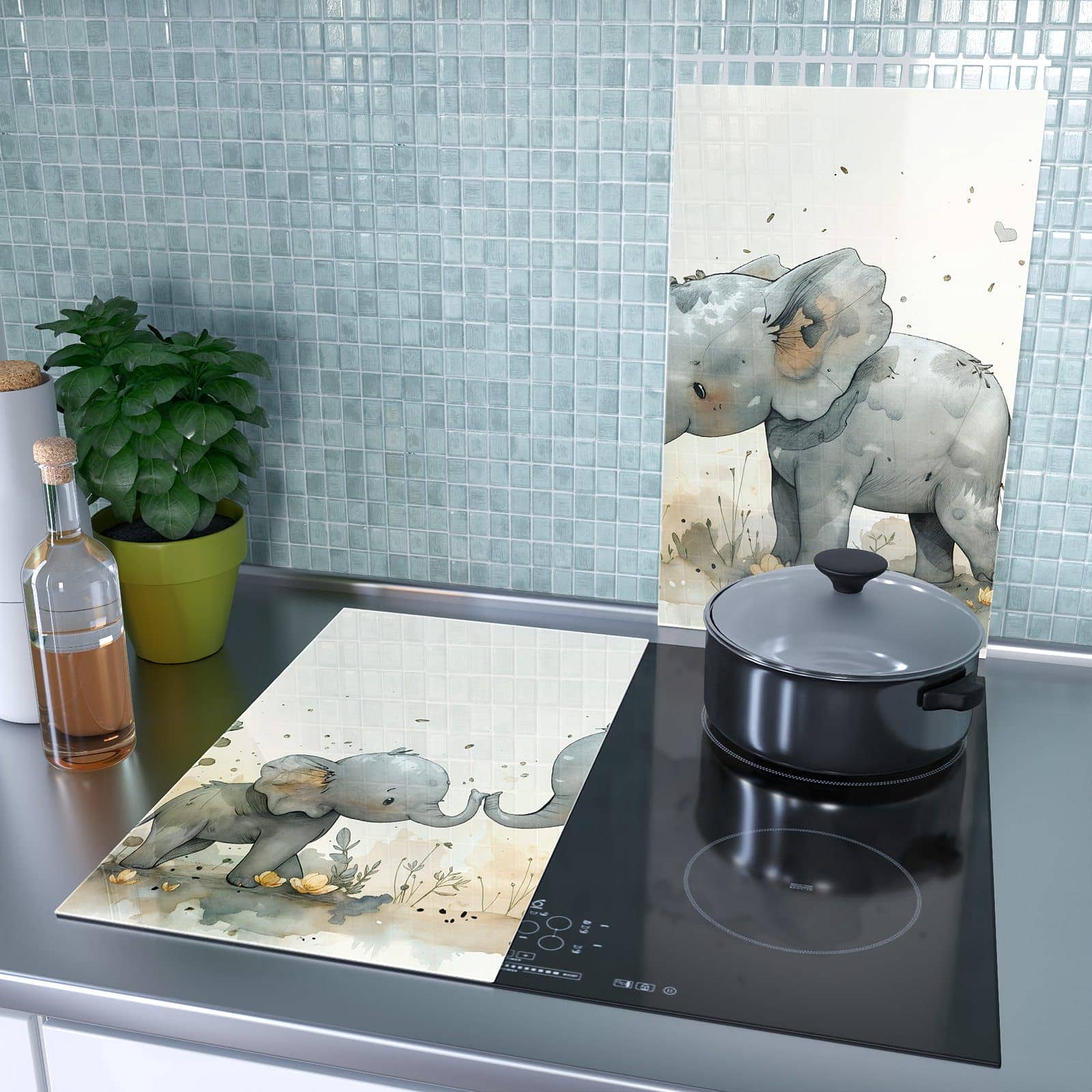 2-teilige Herdabdeckplatte aus Glas mit Elefantenfamilie-Motiv als Spritzschutz hinter dem Kochfeld