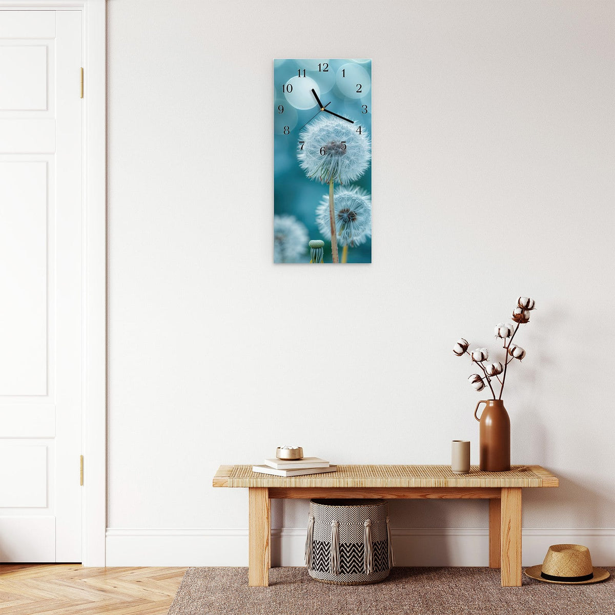 Moderne Wanduhr aus Glas mit Farbtiefe – Wanduhr Löwenzahnwiese aus Glas – Hochformat 30 × 60 cm