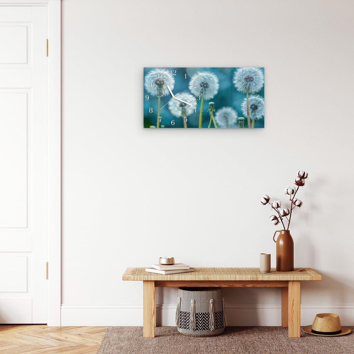 Moderne Wanduhr aus Glas mit Farbtiefe – Wanduhr Löwenzahnwiese aus Glas – Querformat 60 × 30 cm