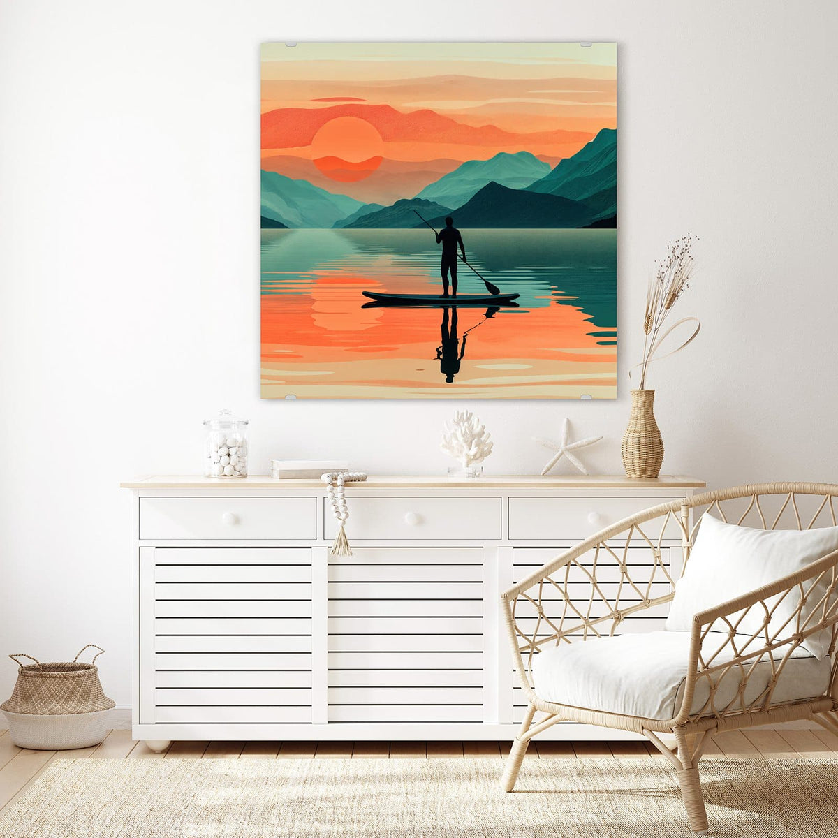 Glasbild Paddler im Abendrot an der Wand – Illustration: Stand-up-Paddler als Silhouette auf spiegelndem See, orange Sonne, Bergketten
