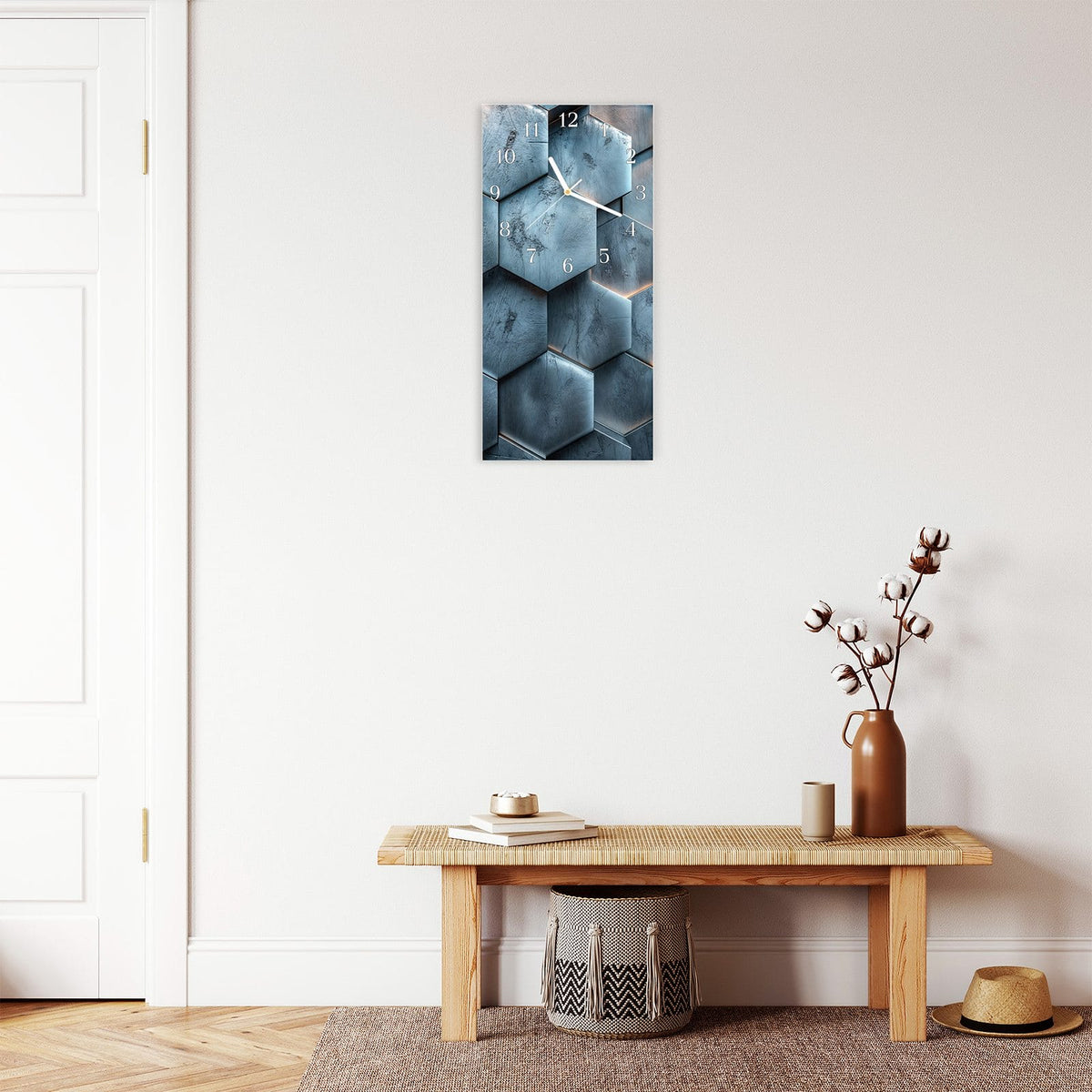 Moderne Wanduhr aus Glas mit Farbtiefe – Wanduhr Hexagon Struktur aus Glas – Hochformat 30 × 60 cm