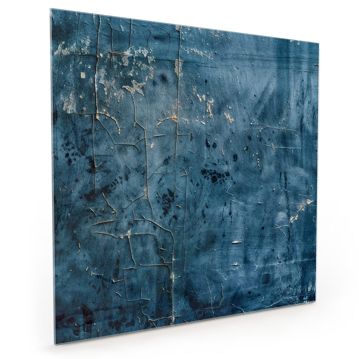 Küchenrückwand aus Glas im quadratischen Format mit Motiv Verwittertes Blau: Tiefblaue, verwitterte Oberfläche mit feinem Rissnetz und hellen Kratzern