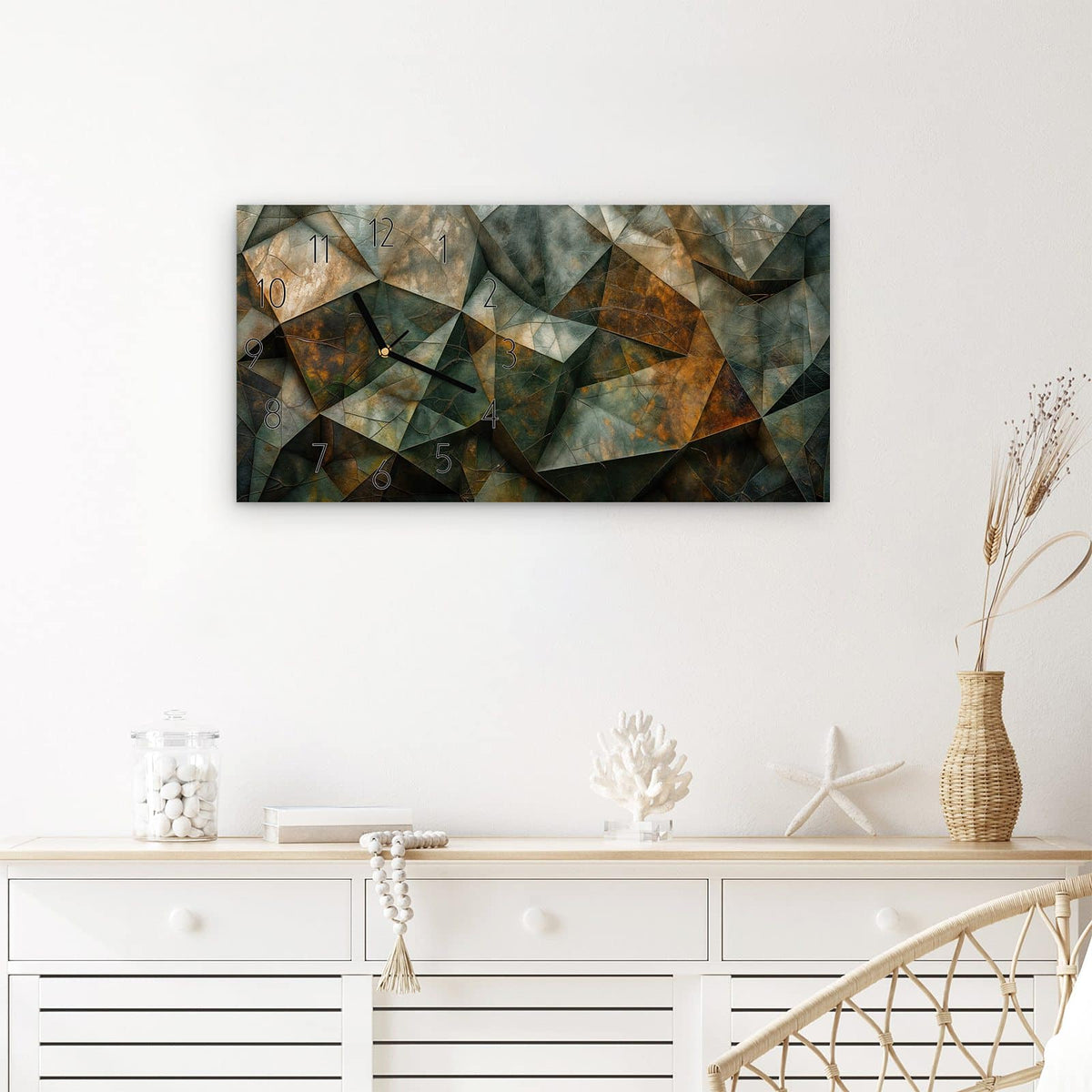 Wanduhr Geometrische Abstraktion aus Glas – Querformat 60 × 30 cm – Kubistische Polygone in Grün und Rost