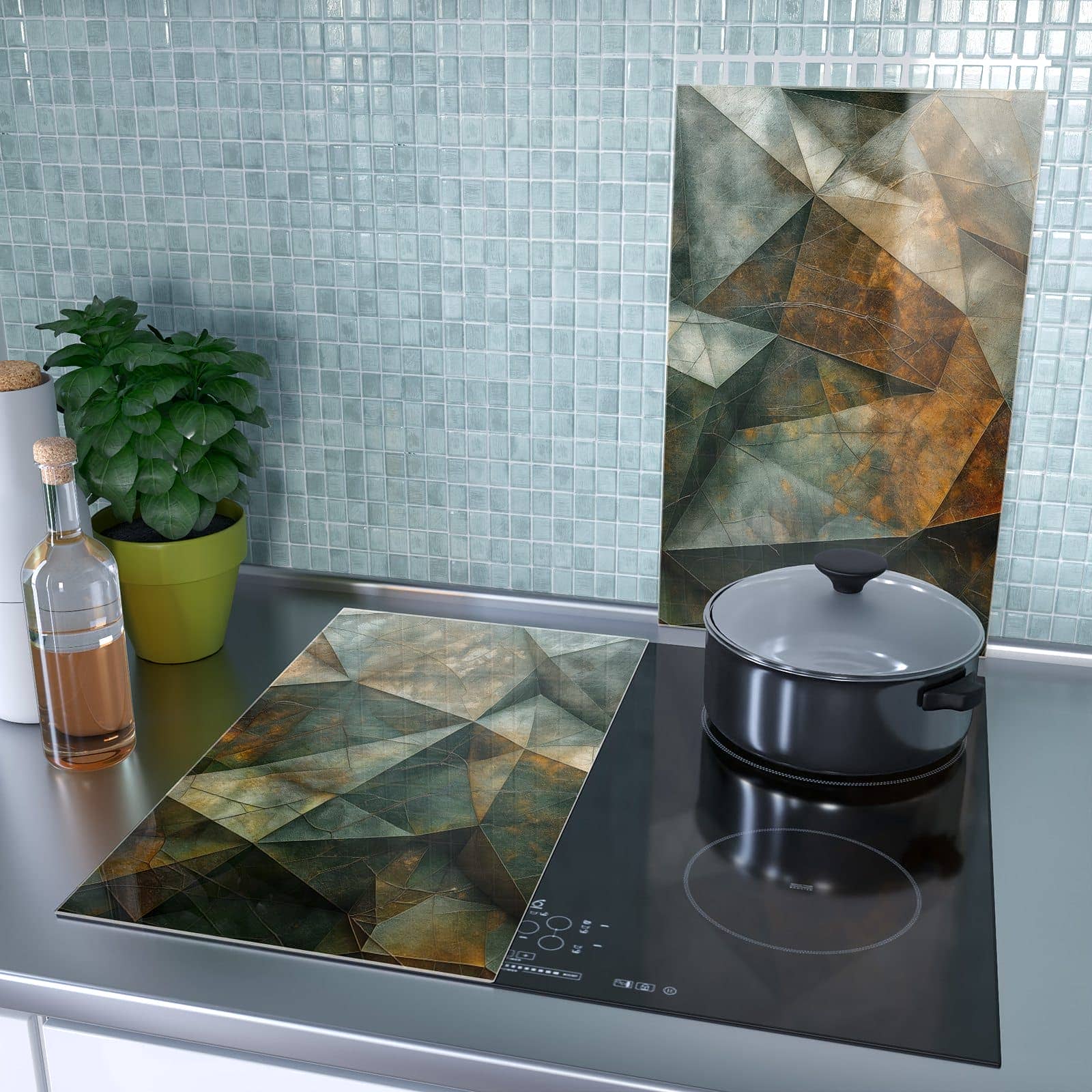 2-teilige Herdabdeckplatte aus Glas mit Geometrische Abstraktion-Motiv als Spritzschutz hinter dem Kochfeld