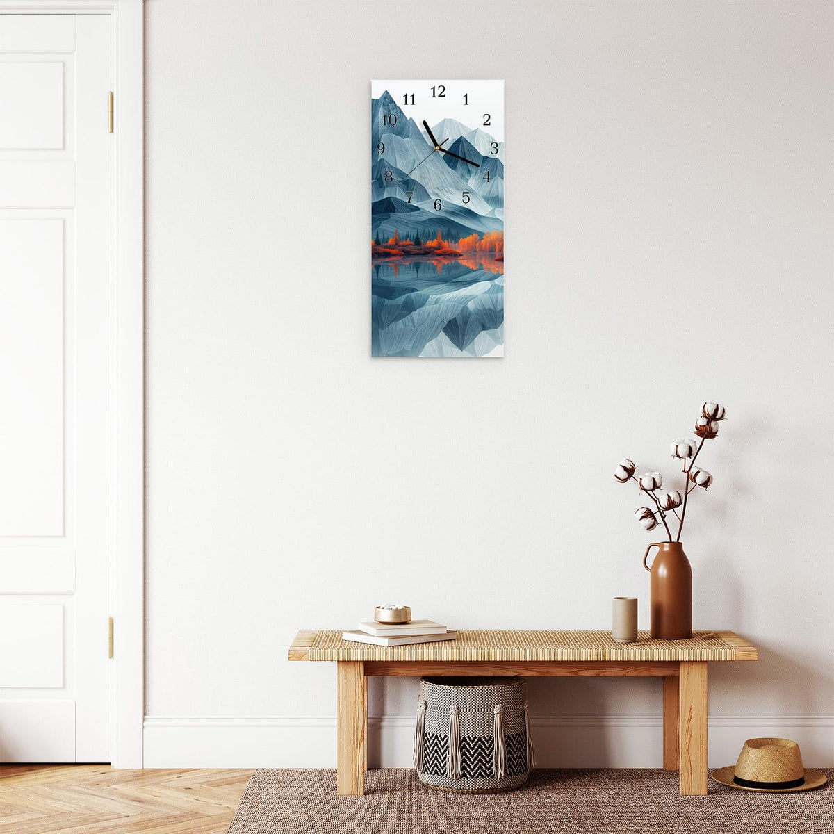 Moderne Wanduhr aus Glas mit Farbtiefe – Wanduhr Berge Mit Spiegelung aus Glas – Hochformat 30 × 60 cm