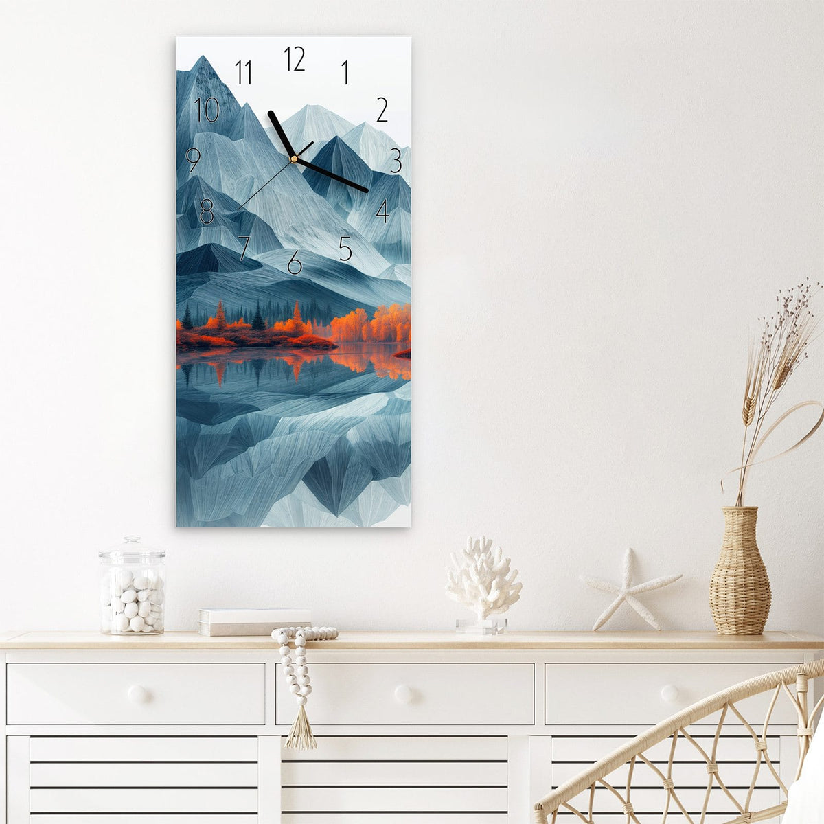 Wanduhr Berge Mit Spiegelung aus Glas – Kantige Berge über spiegelndem See