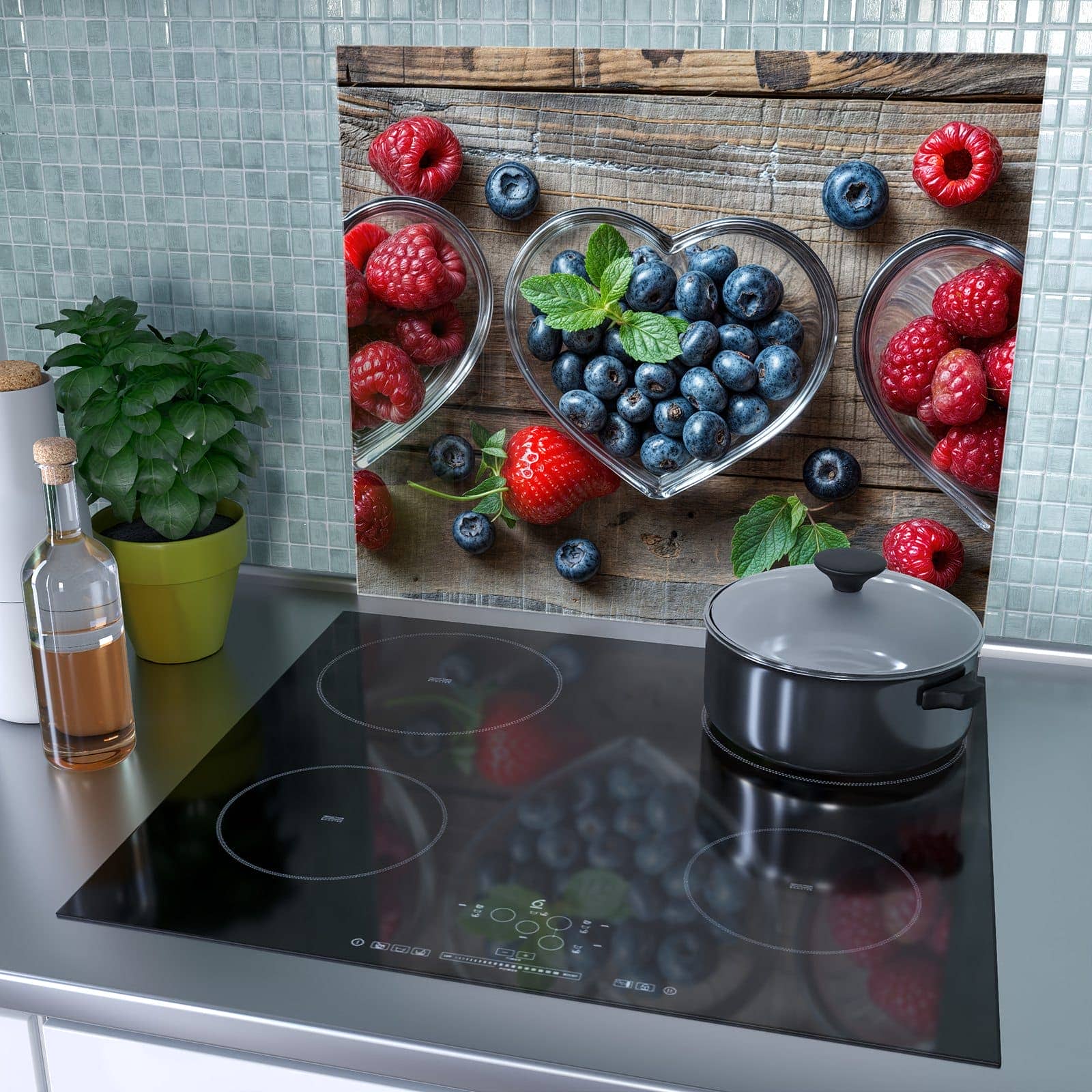 1-teilige Herdabdeckplatten aus Glas mit Herzschalen Beeren-Motiv als Spritzschutz hinter dem Kochfeld