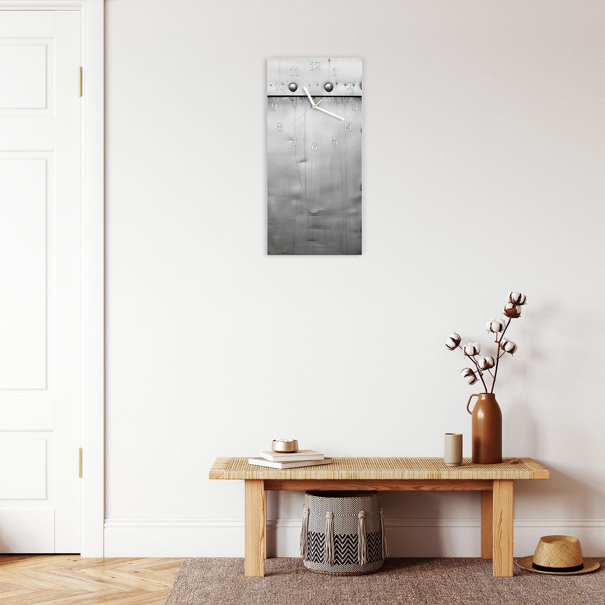 Moderne Wanduhr aus Glas mit Farbtiefe – Wanduhr Metallplattenoptik aus Glas – Hochformat 30 × 60 cm