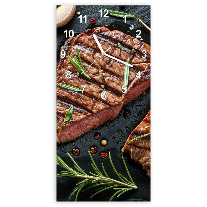 Wanduhr Saftiges Rosmarinsteak aus Glas – Hochformat 30 × 60 cm mit Ziffernblatt Modern