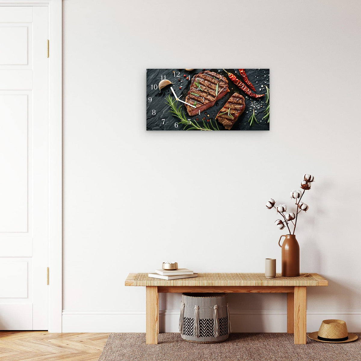 Moderne Wanduhr aus Glas mit Farbtiefe – Wanduhr Saftiges Rosmarinsteak aus Glas – Querformat 60 × 30 cm