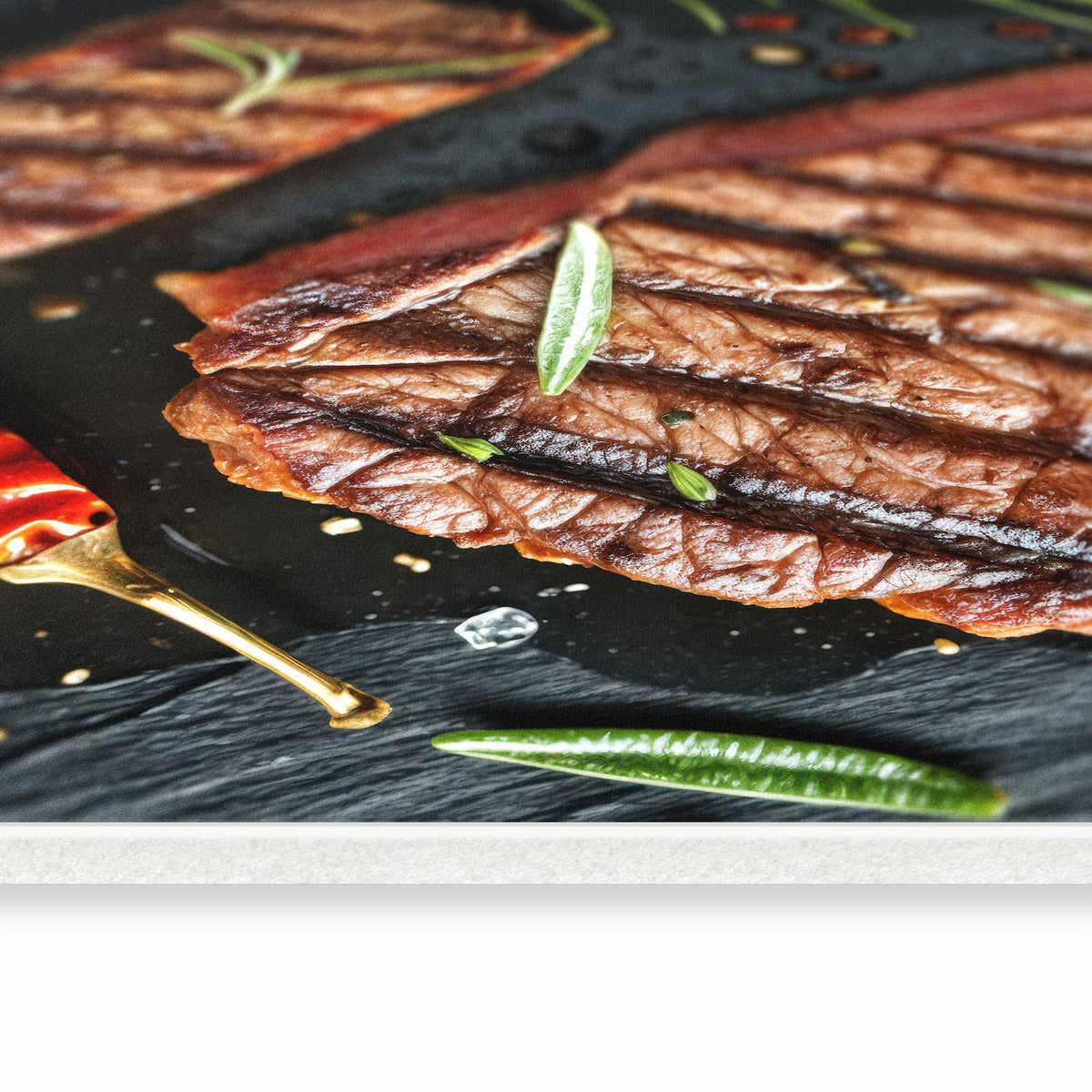 Rutschfester Küchenteppich mit Motiv Steak von Gegrilltes in seitlicher Ansicht