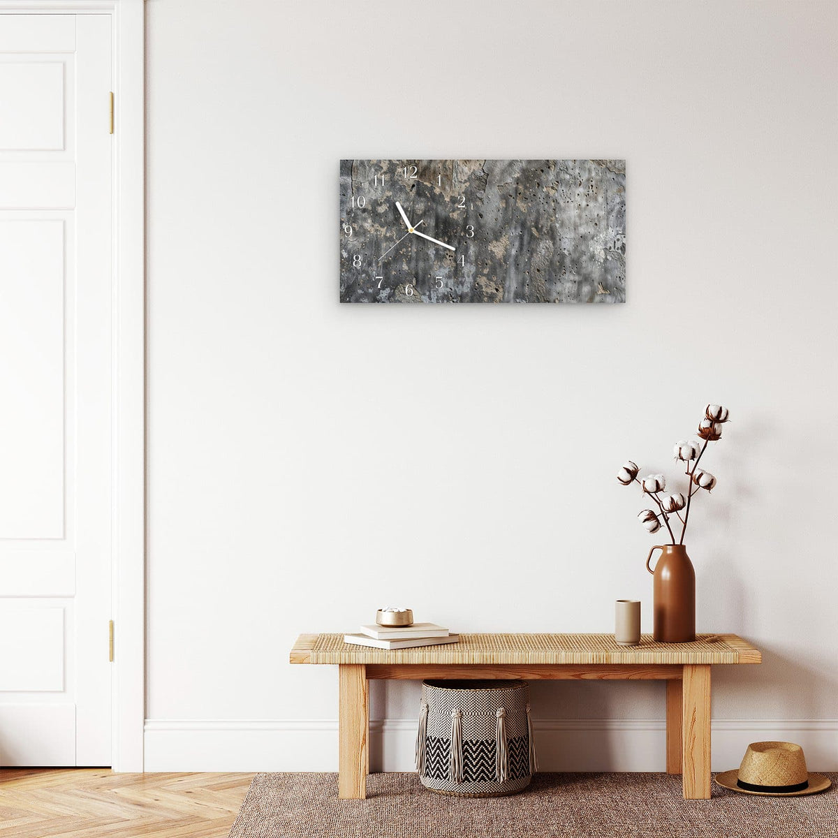 Moderne Wanduhr aus Glas mit Farbtiefe – Wanduhr Raue Betonwand aus Glas – Querformat 60 × 30 cm