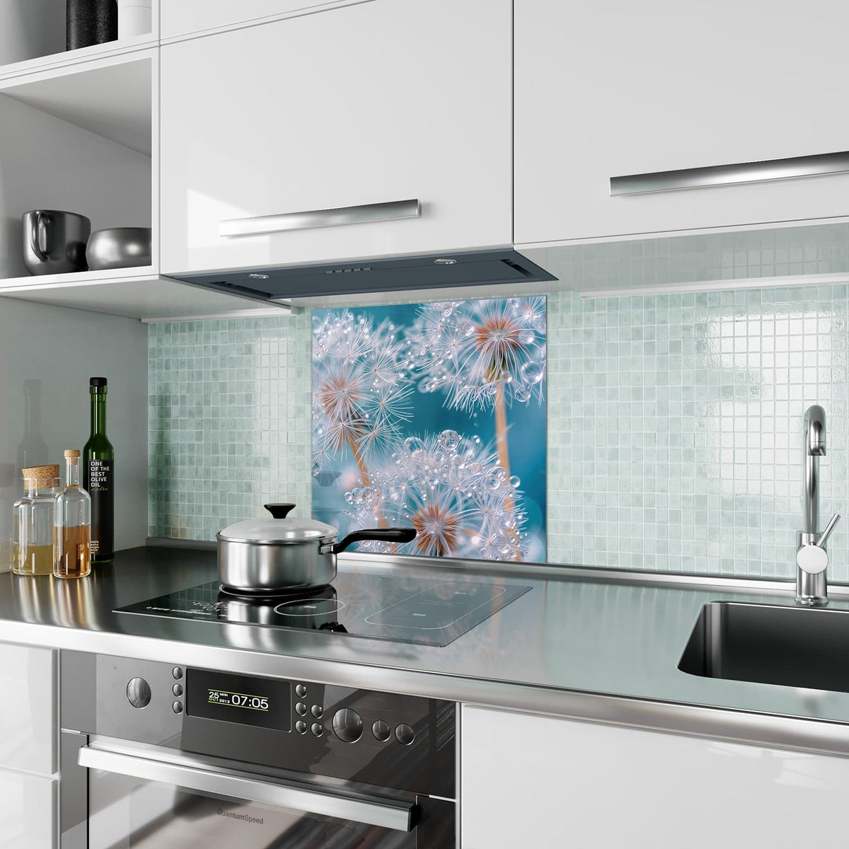 Küchenrückwand aus Glas Pusteblumen mit Tropfen im quadratischen Format als Spritzschutz hinter dem Kochfeld, über dem Fliesenspiegel montiert