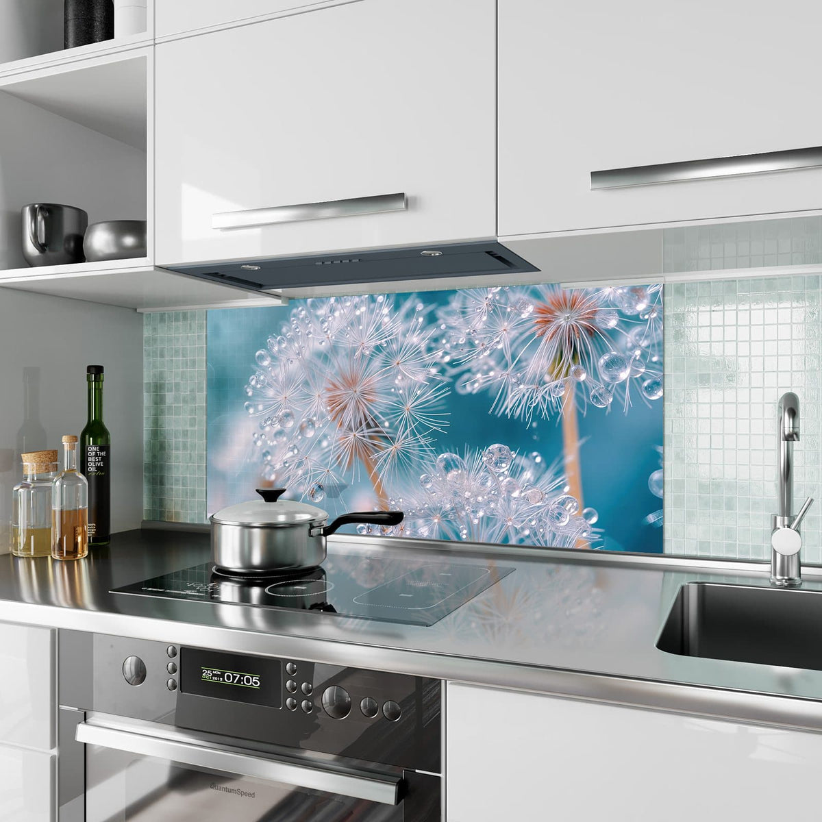Küchenrückwand aus Glas Pusteblumen mit Tropfen im Hochformat als Spritzschutz hinter dem Kochfeld, über dem Fliesenspiegel montiert