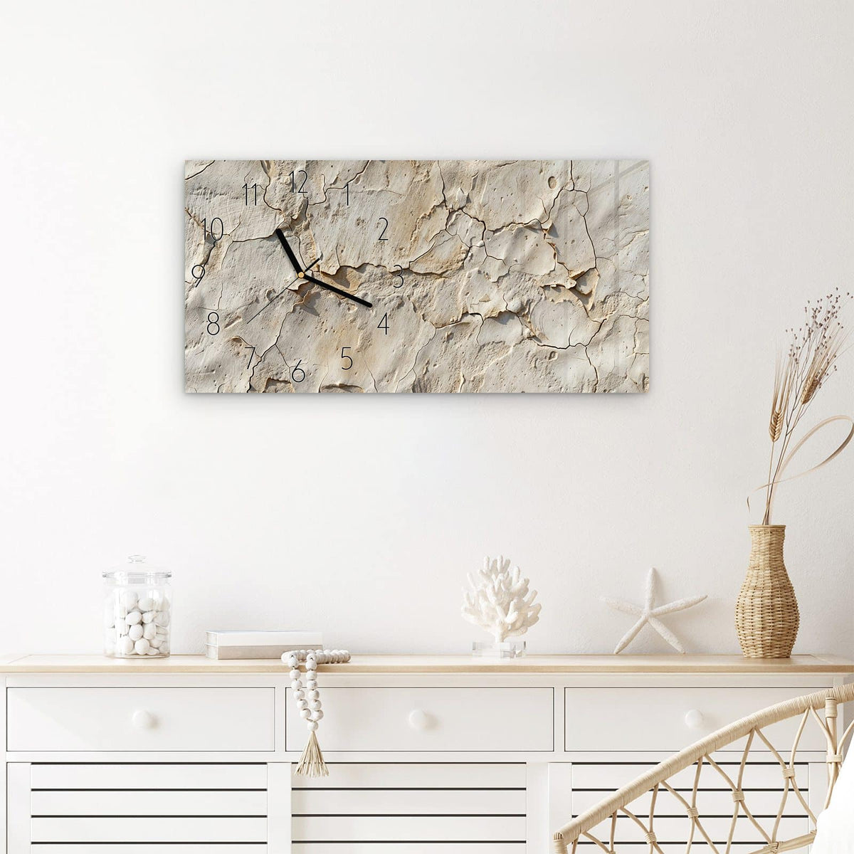 Wanduhr Abgeplatzte Farbe aus Glas – Querformat 60 × 30 cm – Rissige Erde in Sandtönen