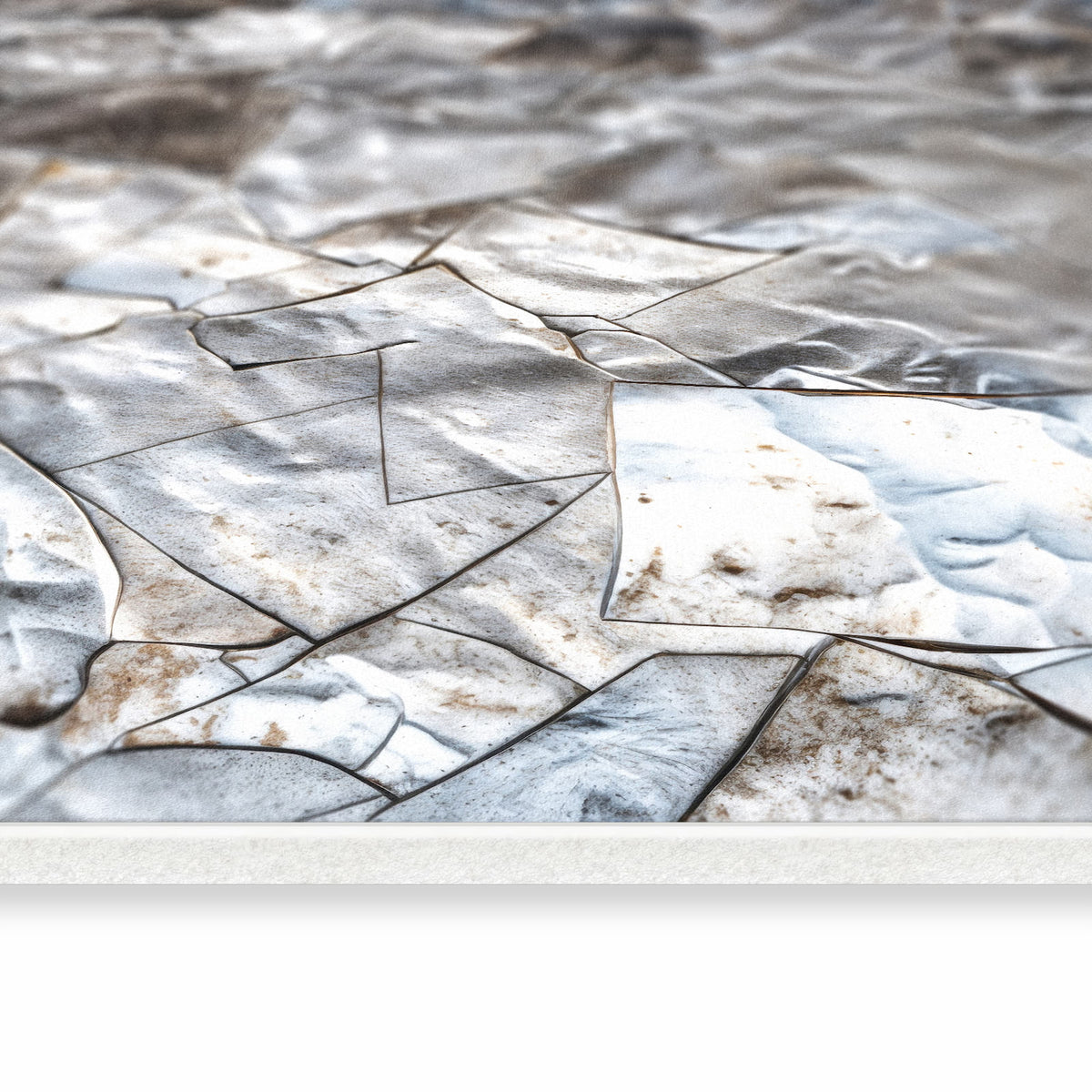 Langlebiger Bodenläufer mit Motiv Metallisches Mosaik in seitlicher Ansicht