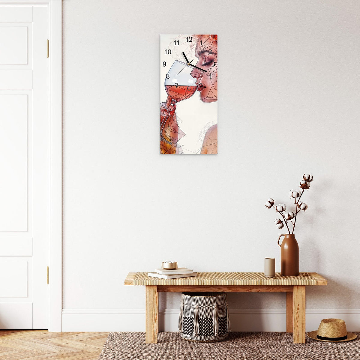 Moderne Wanduhr aus Glas mit Farbtiefe – Wanduhr Weintrinkende Frau aus Glas – Hochformat 30 × 60 cm