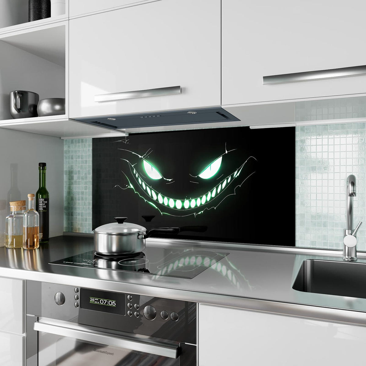 Küchenrückwand aus Glas Leuchtendes Grinsen im Hochformat als Spritzschutz hinter dem Kochfeld, über dem Fliesenspiegel montiert