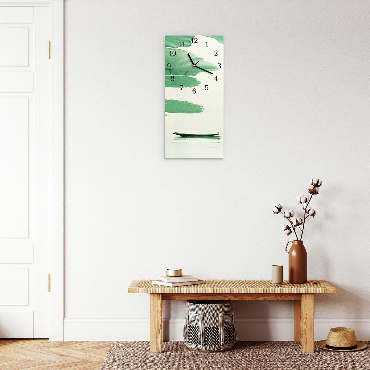 Moderne Wanduhr aus Glas mit Farbtiefe – Wanduhr Boote auf dem See aus Glas – Hochformat 30 × 60 cm