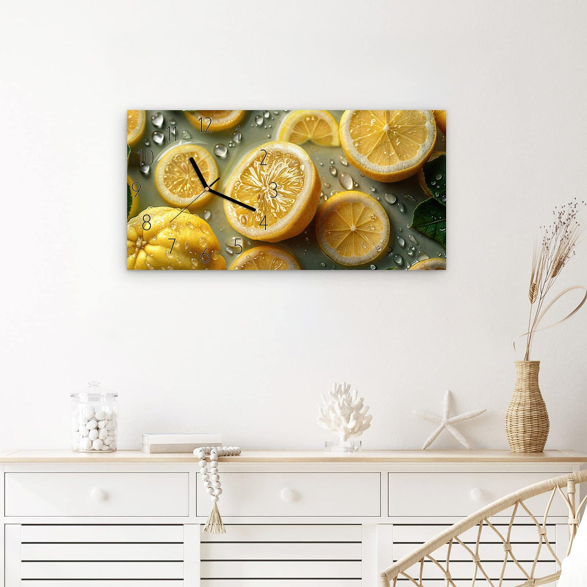 Wanduhr Zitronenfrische aus Glas – Querformat 60 × 30 cm – Zitronenhälften mit Wassertropfen