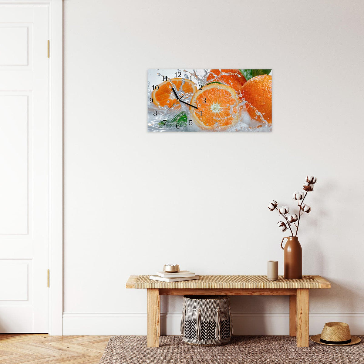 Moderne Wanduhr aus Glas mit Farbtiefe – Wanduhr Spritzige Orangen aus Glas – Querformat 60 × 30 cm
