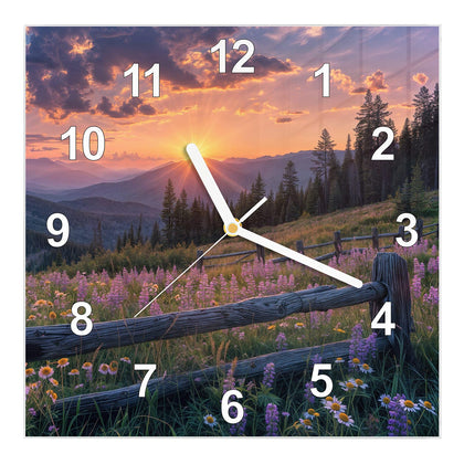 Wanduhr Quadratisch mit dem Motiv Lila Blüten am Zaun
