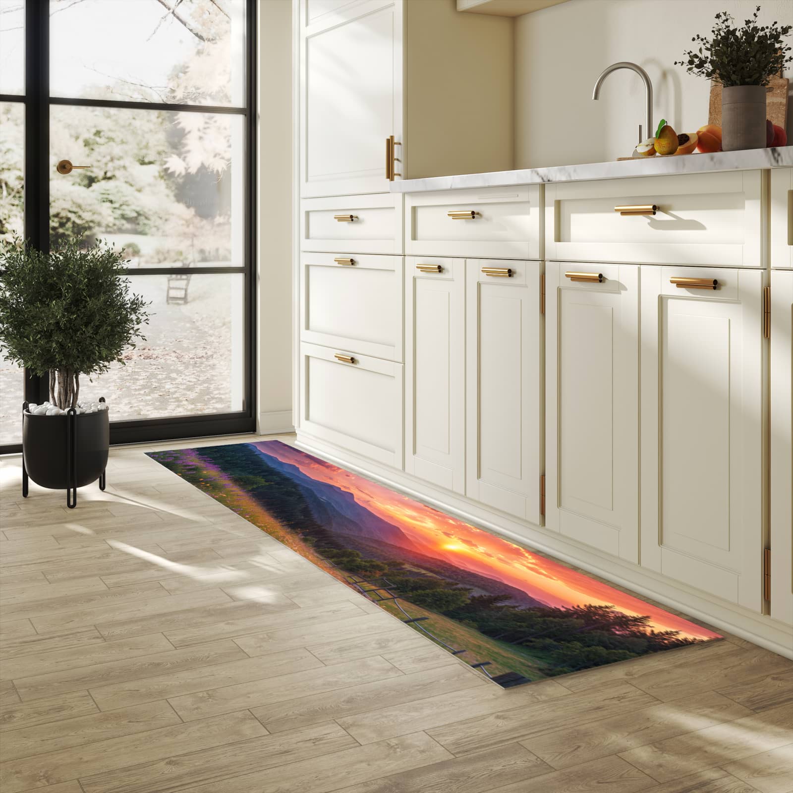 Rutschfester Läufer mit Motiv Wiese von Sonnenuntergang für Eingangsbereich in heller Küche
