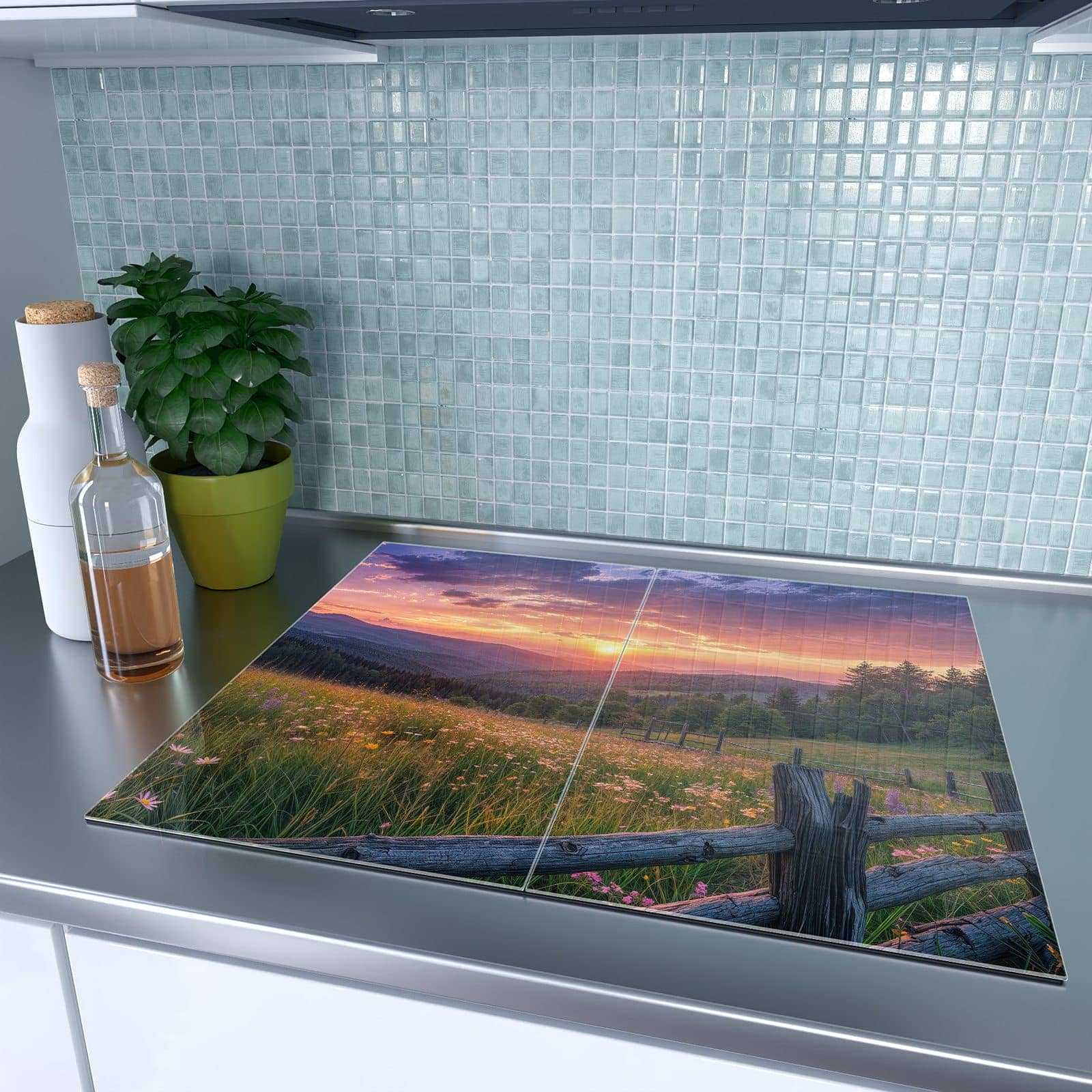 2-teilige Herdabdeckplatte mit Blumenwiese mit Holzzaun-Motiv auf dem Ceranfeld