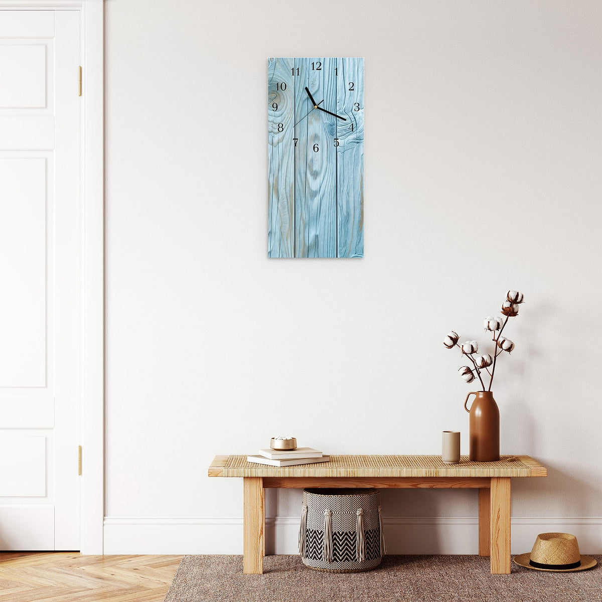 Moderne Wanduhr aus Glas mit Farbtiefe – Wanduhr Holzbretterdekor aus Glas – Hochformat 30 × 60 cm