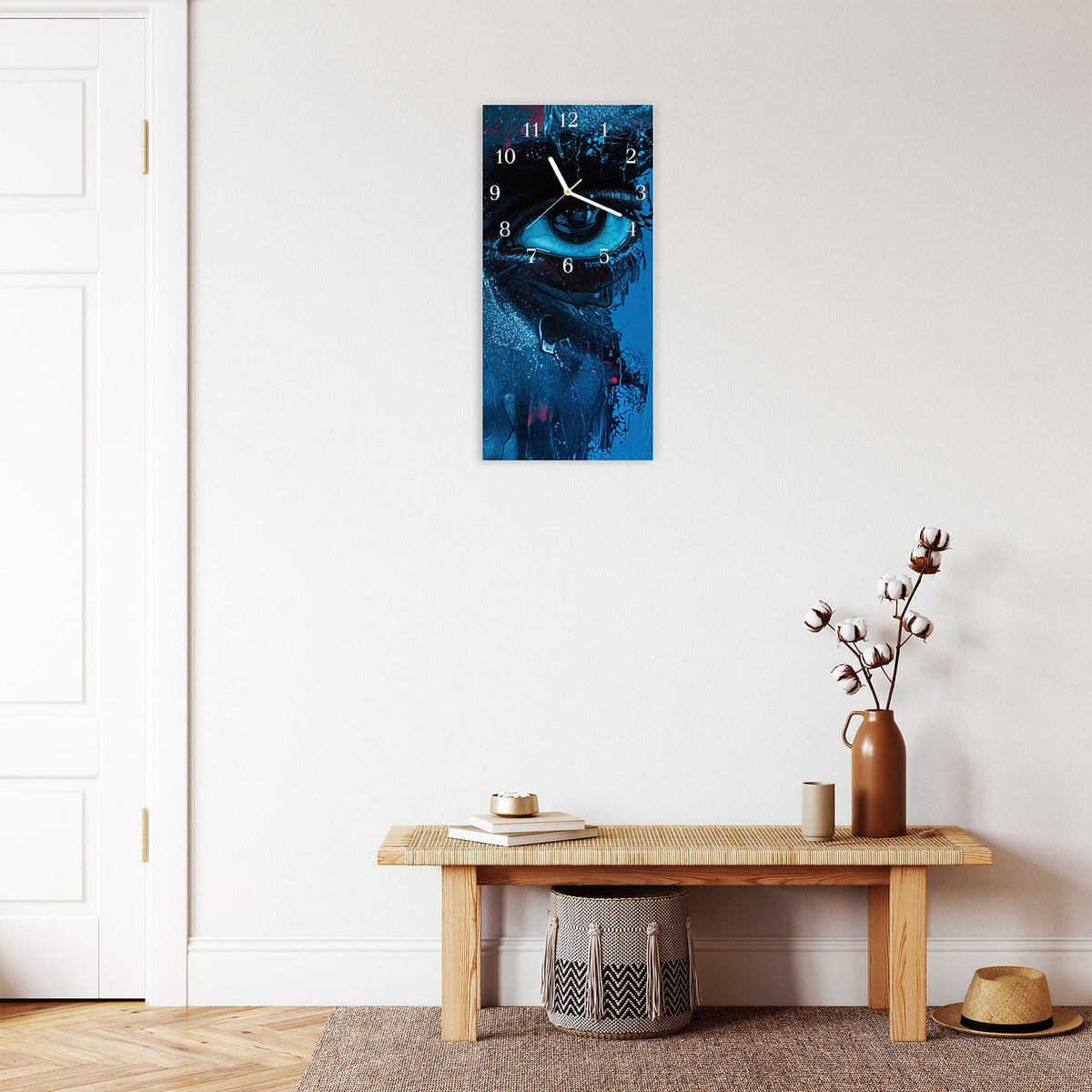 Moderne Wanduhr aus Glas mit Farbtiefe – Wanduhr Blick ins Unbekannte aus Glas – Hochformat 30 × 60 cm