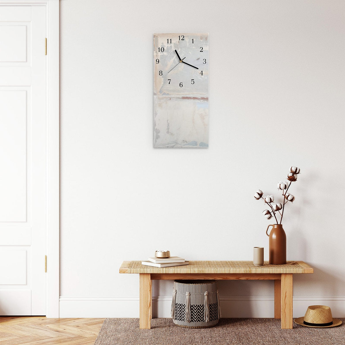 Moderne Wanduhr aus Glas mit Farbtiefe – Wanduhr Zarte Strukturen aus Glas – Hochformat 30 × 60 cm