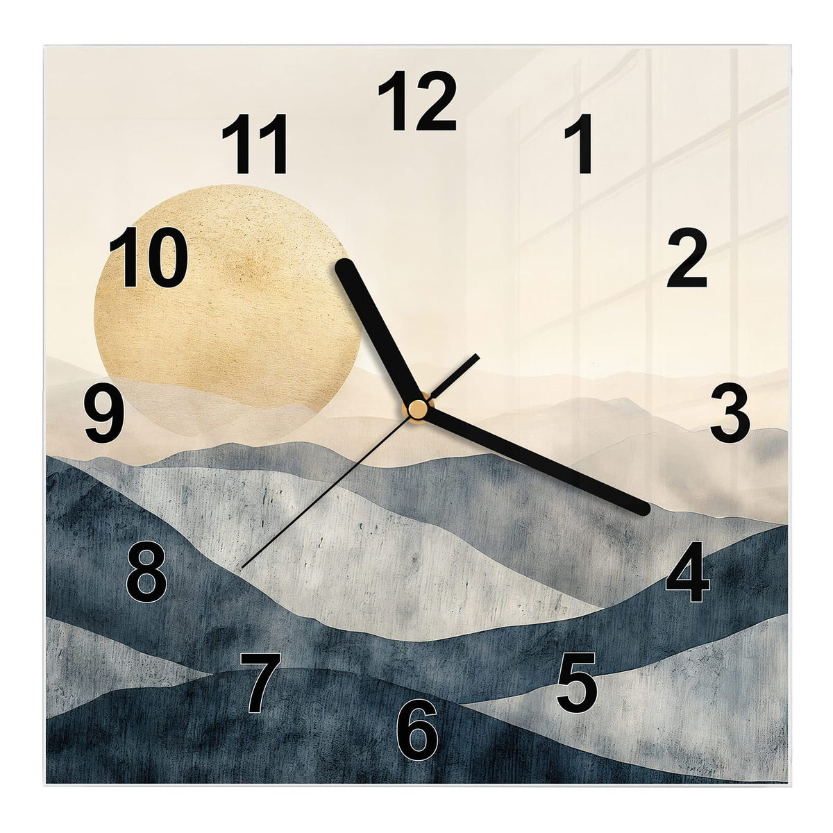 Wanduhr aus Glas, Ziffernblatt Modern: Große ockergelbe Sonne über gestaffelten blaugrauen Hügelketten #ziffernblatt_Modern