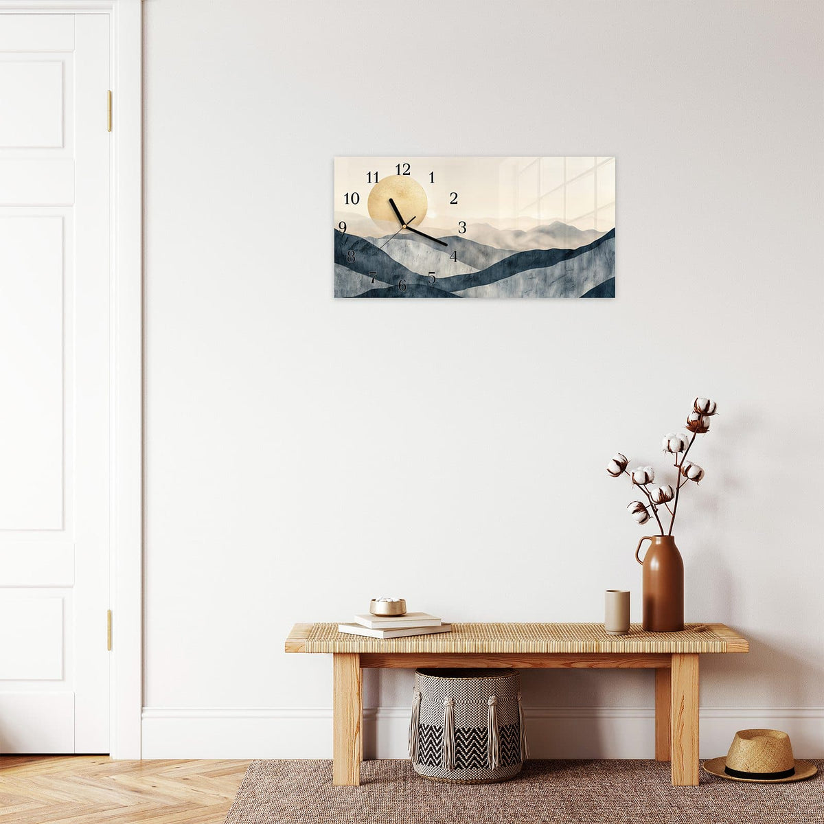 Moderne Wanduhr aus Glas mit Farbtiefe – Wanduhr Sonnenaufgang Hügel aus Glas – Querformat 60 × 30 cm