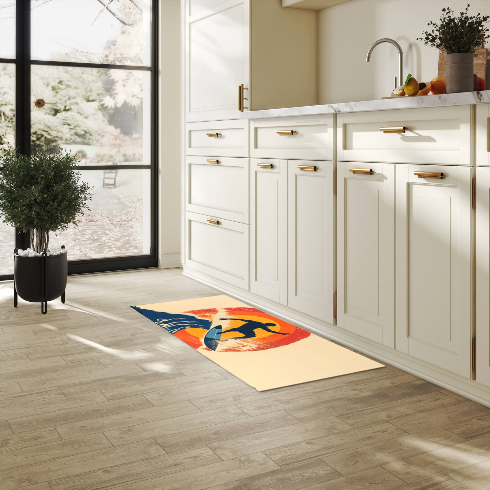 Komfortabler Küchenläufer mit Motiv Surferwelle in heller Küche