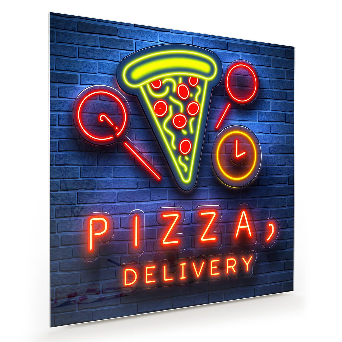 Neon-Leuchtreklame 'PIZZA, DELIVERY' mit Pizzastück und Uhren vor blauer Backsteinwand