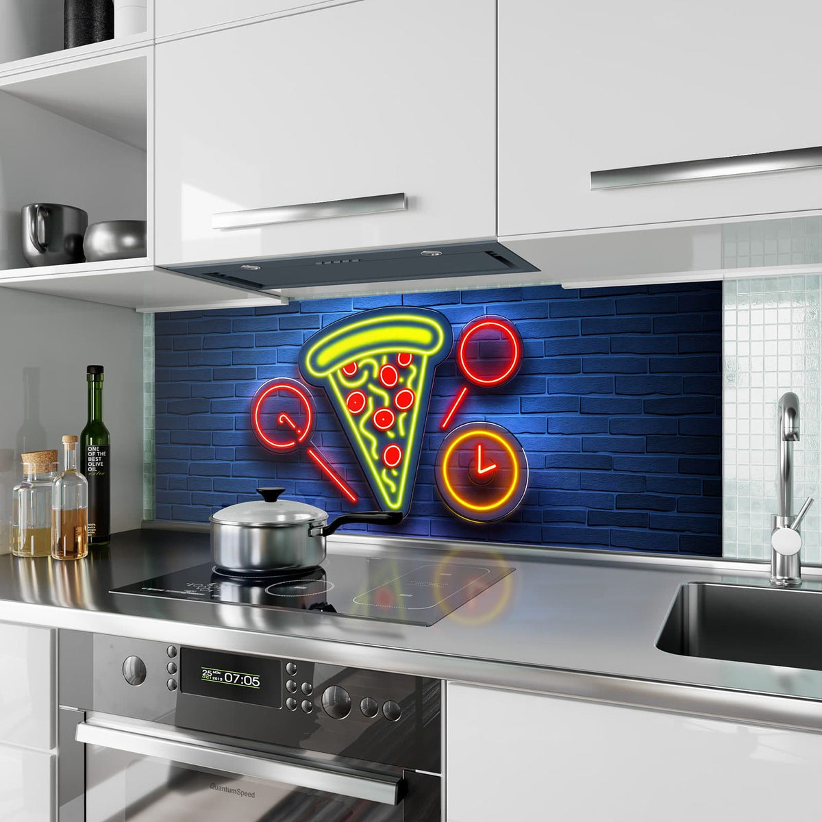 Küchenrückwand aus Glas Pizza in Neonlicht im Hochformat als Spritzschutz hinter dem Kochfeld, über dem Fliesenspiegel montiert