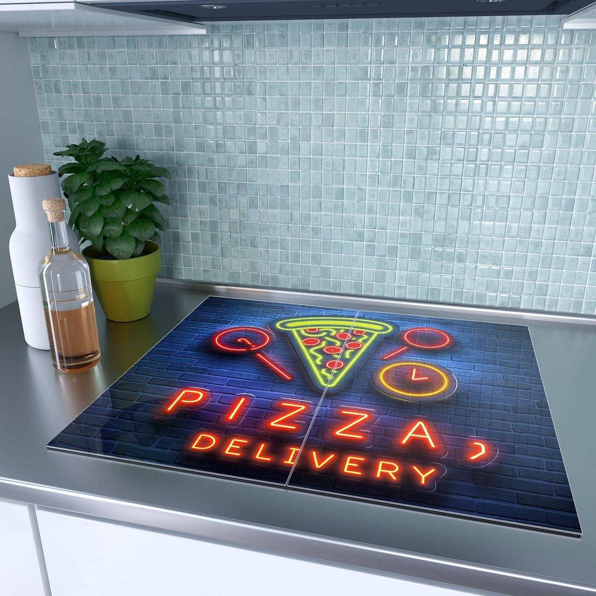 Sechs Aufgaben, eine Platte – Herdabdeckplatte Pizza in Neonlicht