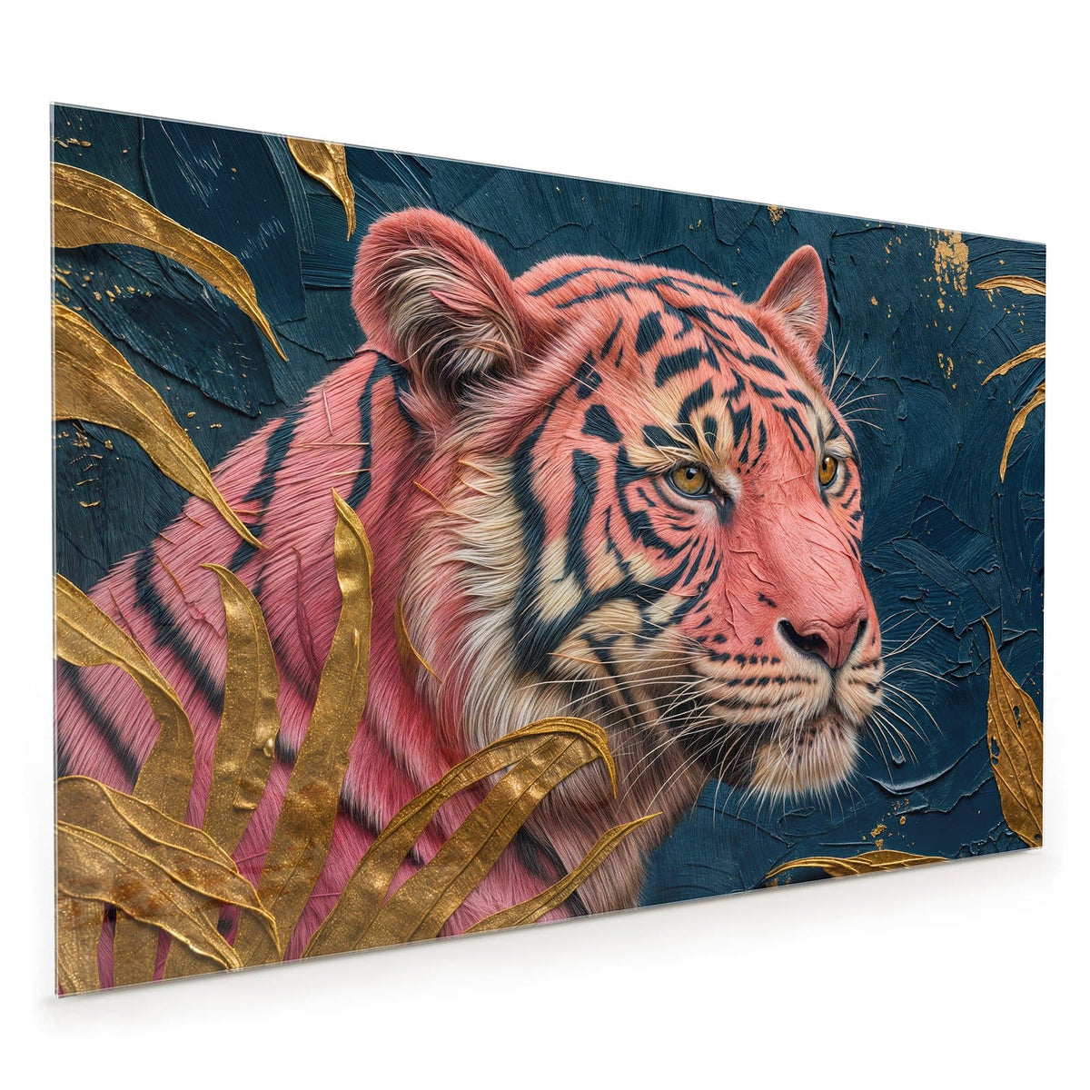 Küchenrückwand aus Glas im Hochformat: Tigerkopf mit rosa-pinkem Fell vor dunkelblauem Grund, davor goldene Blätter