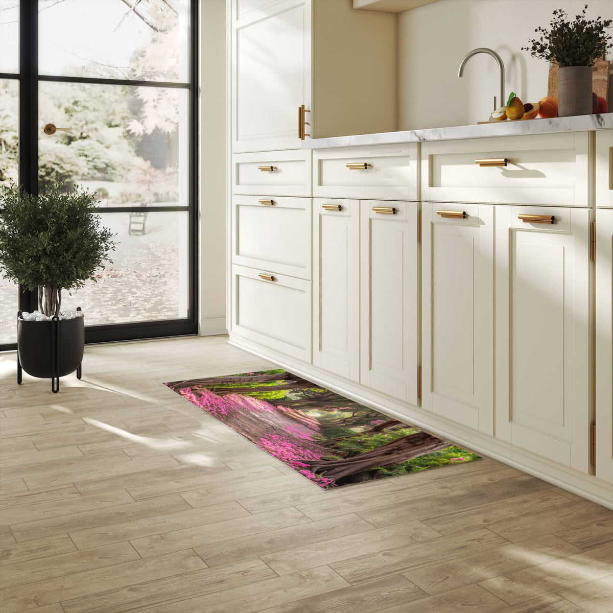 Küchenteppich mit Motiv Blütenallee für Ordnung in heller Küche