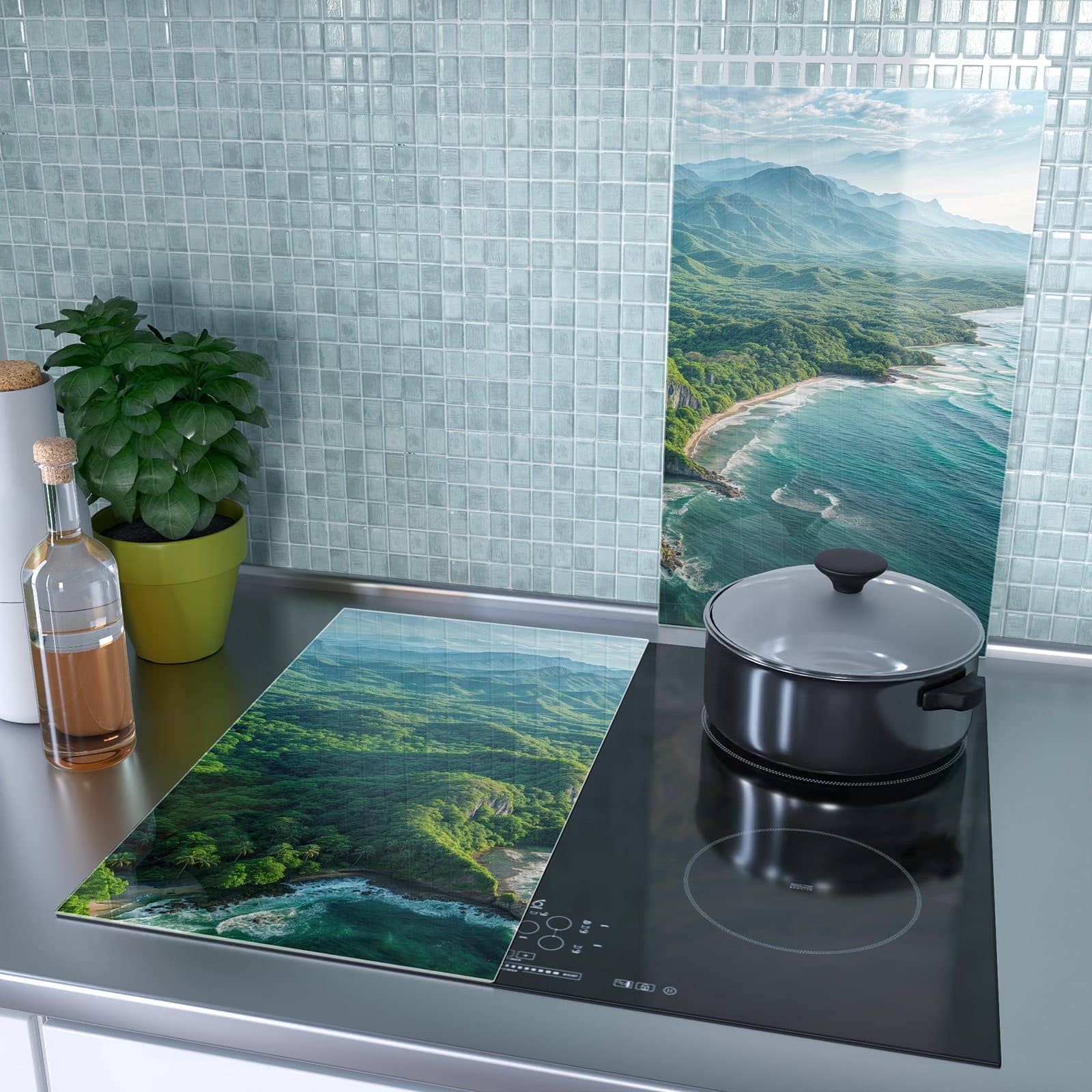 2-teilige Herdabdeckplatte mit Küstenlandschaft-Motiv als Spritzschutz hinter dem Kochfeld