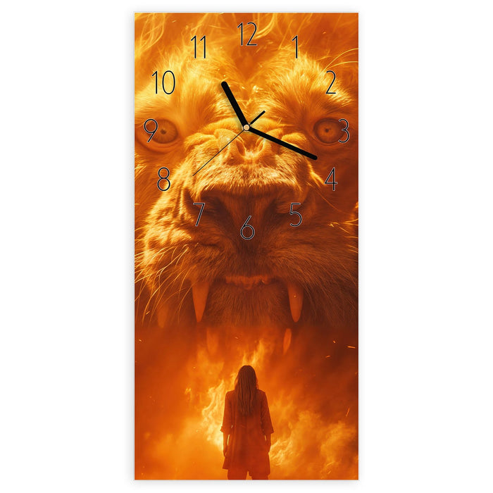 Wanduhr Abenteuerlicher Löwe aus Glas – Hochformat 30 × 60 cm mit Ziffernblatt Elegant