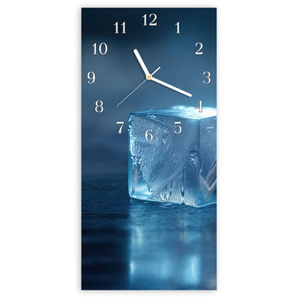 Wanduhr mit dem Motiv Blauer Eiswürfel