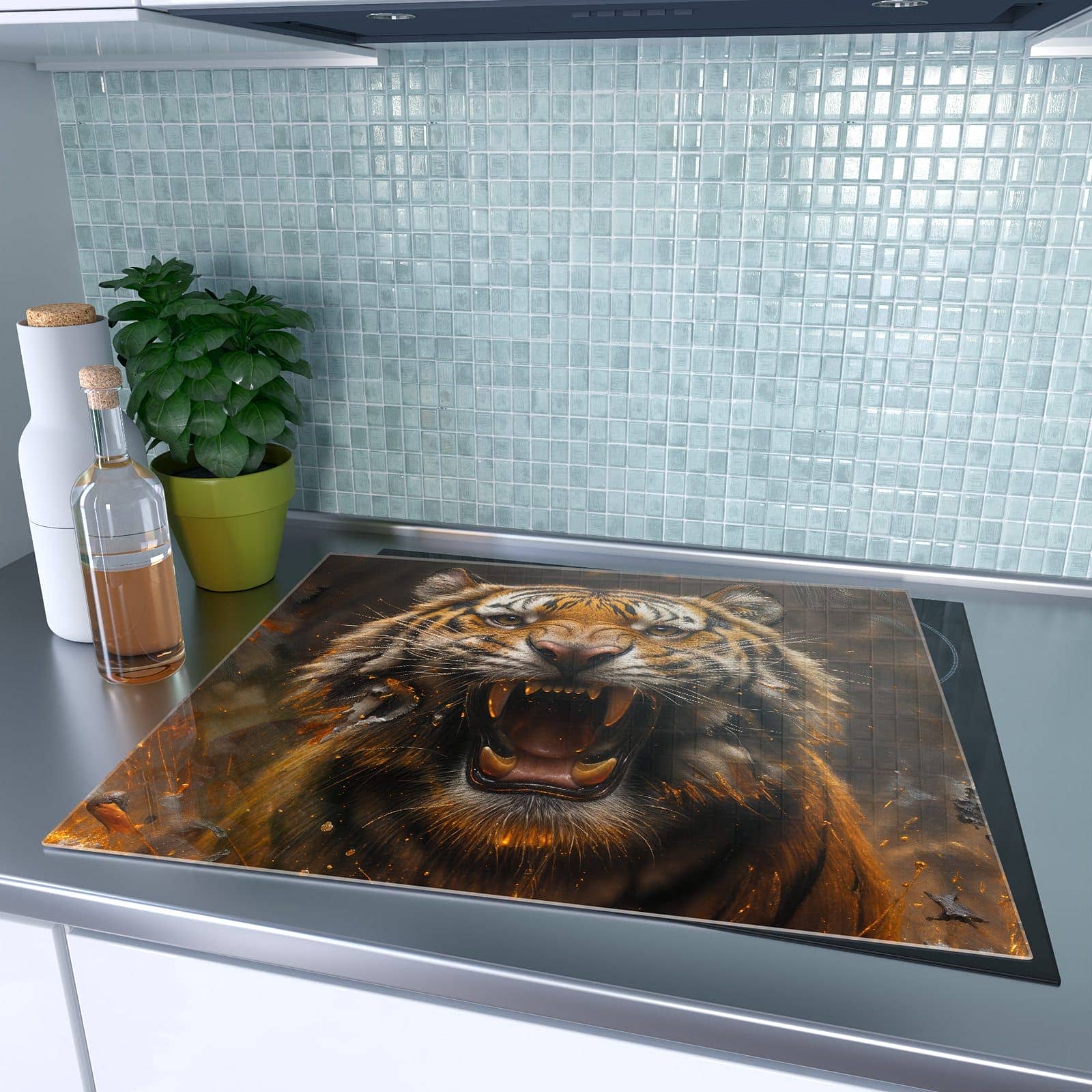 1-teilige Herdabdeckplatte mit Tiger im Feuer-Motiv auf dem Ceranfeld